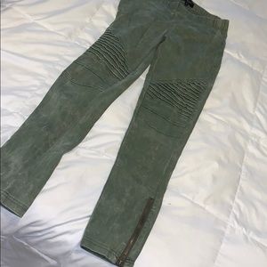 Green jeggings